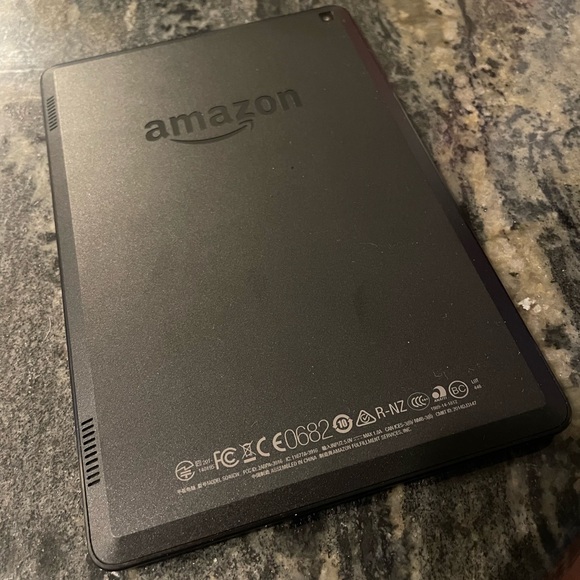 Amazon Kindle Fire kids and comes with charger and case - Picture 3 of 8